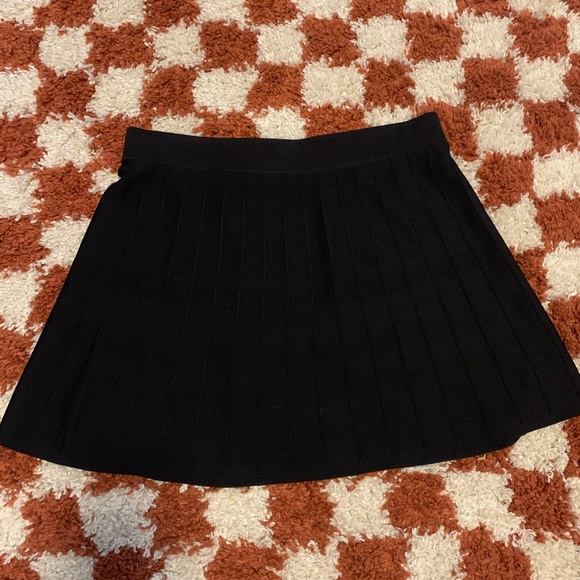 NWT Oak + Fort Pleated Mini Skirt Size M - Picture 1 of 5